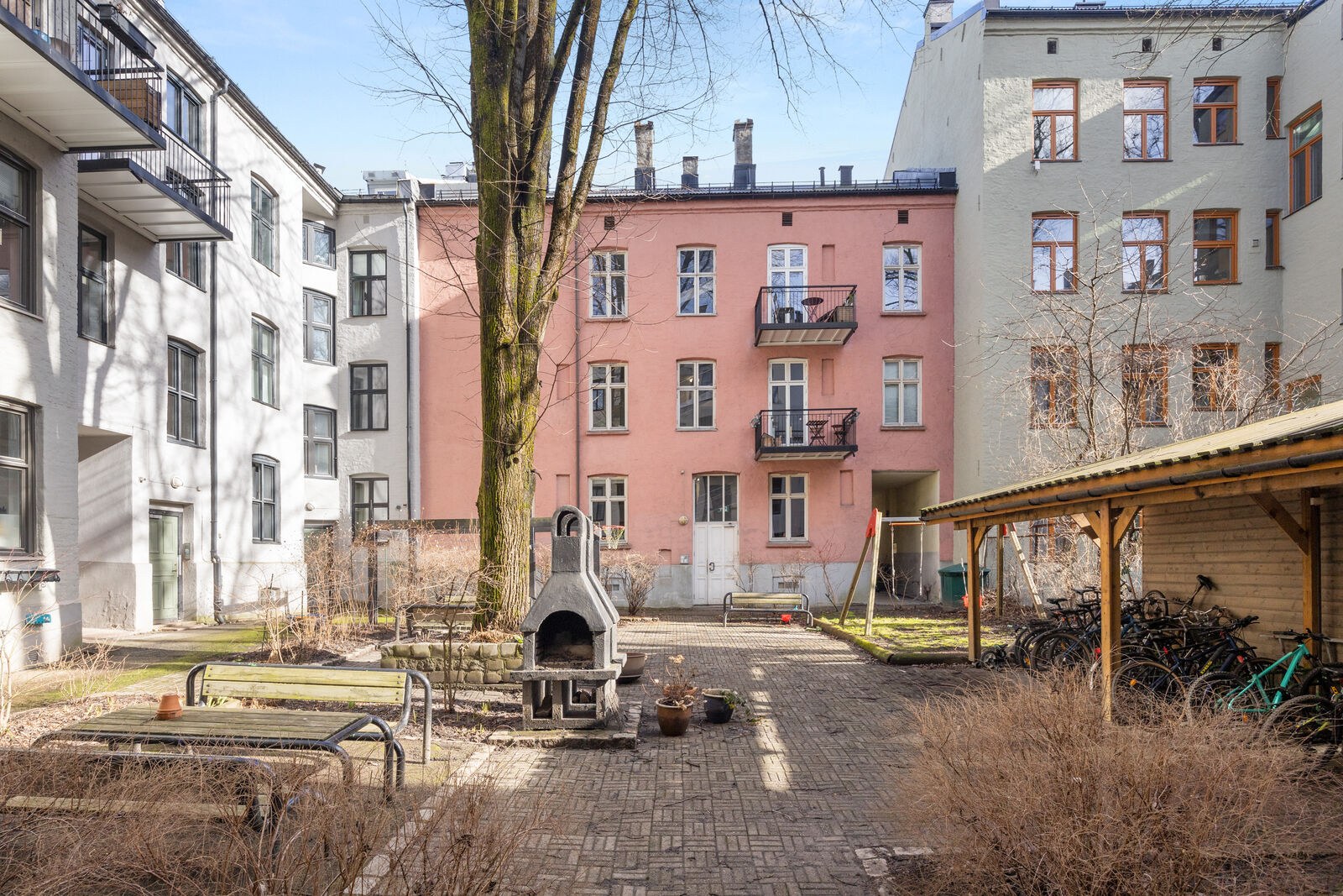 Gårdsrom fra boligens bildemappe